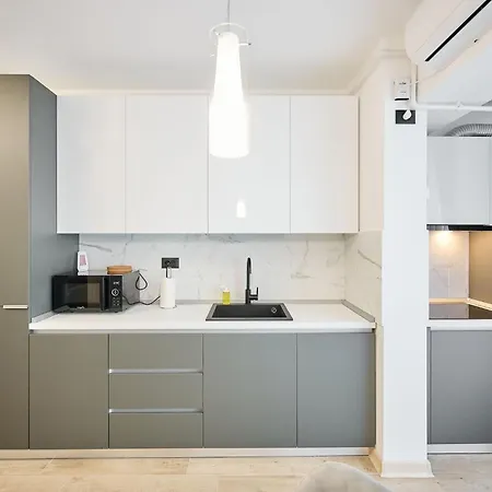 Blue Seven In Infinity Apartment Mamaia