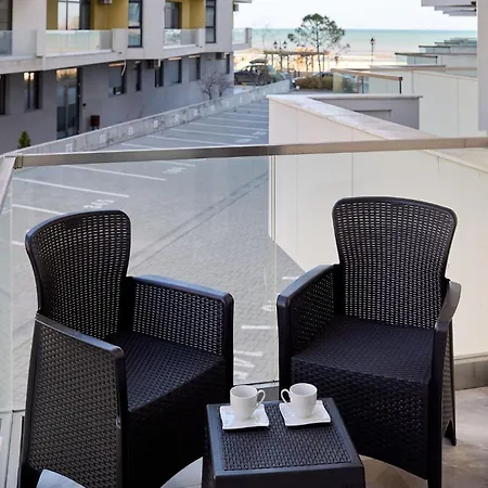 Blue Seven In Infinity Mamaia